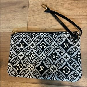 1854 Louis Vuitton wristlet. Authentic, In perfect condition, never used